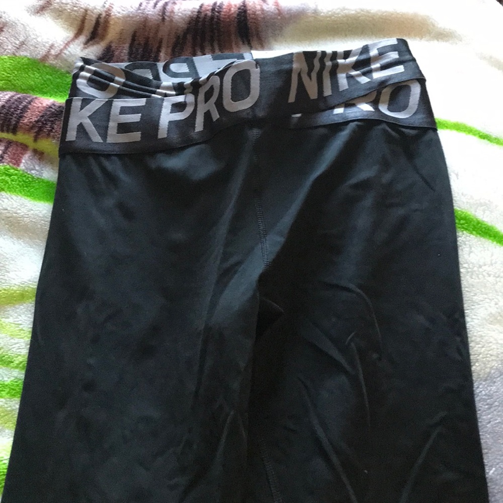 Nike pro intertwist leggings with mesh